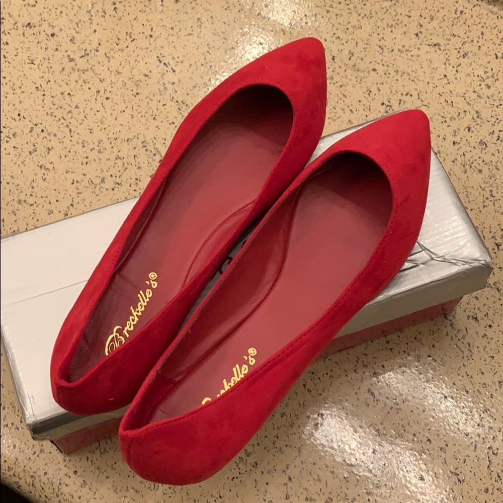 Red Pointed Flats